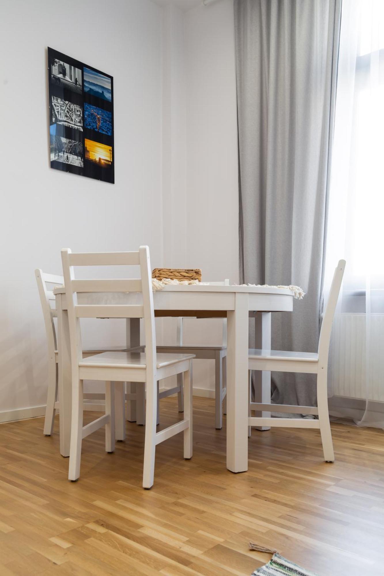 Apartment Househost Starowislna 75-2 Krakau